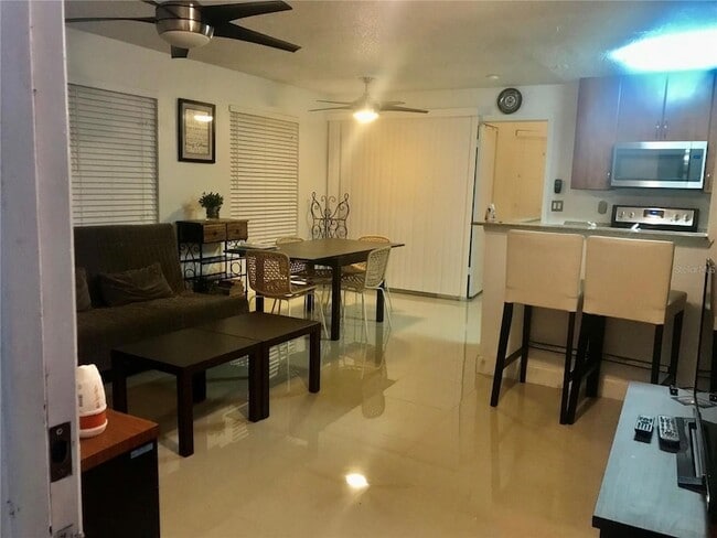 Building Photo - 11514 Westwood Blvd