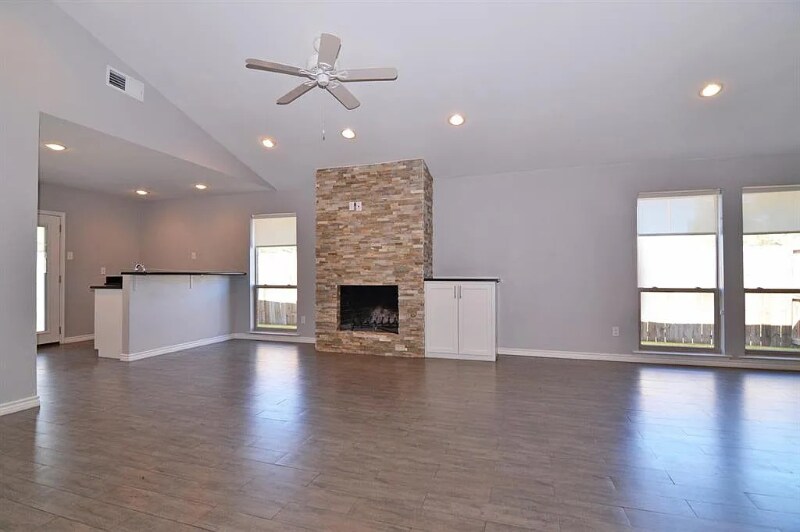 Building Photo - 7102 Casablanca Ct