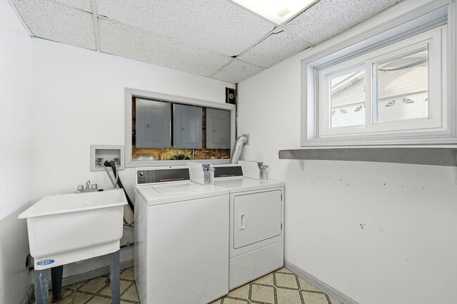 Building Photo - 4311 Grace St