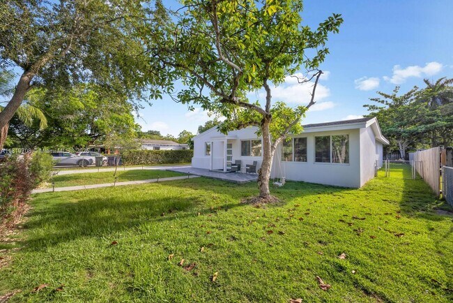 Building Photo - 6700 SW 62nd Ct