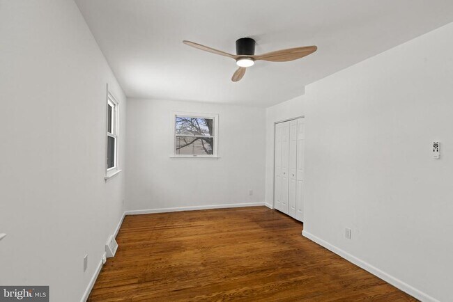 Building Photo - 395 Montgomery Dr