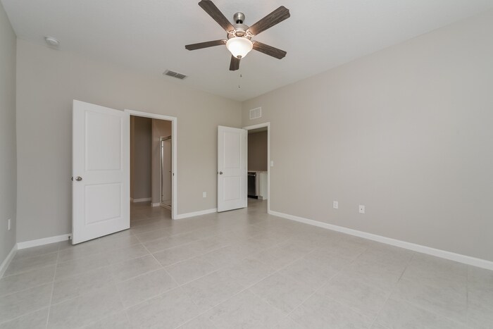 Building Photo - 348 Kenilworth Dr