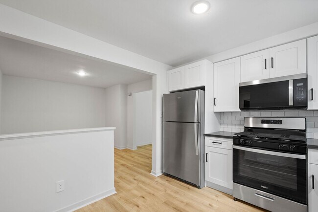 Building Photo - READY FOR MOVE IN! FULLY RENOVATED 2-BEDRO...