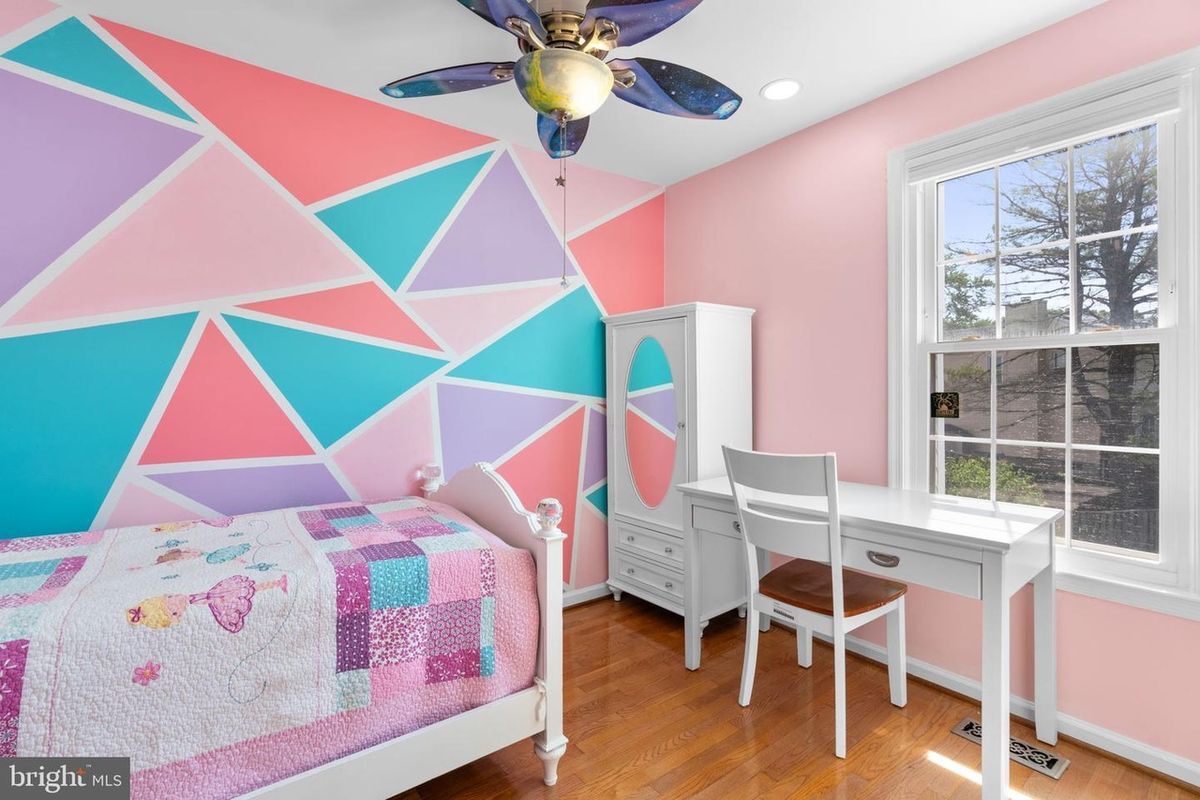 Building Photo - 19 Saddleview Ct