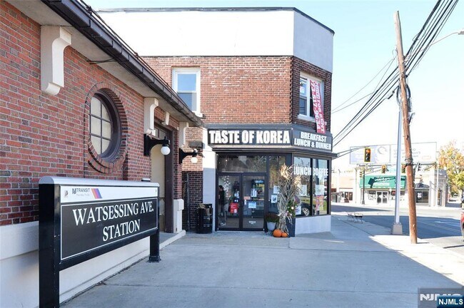 Building Photo - 7 Watsessing Ave