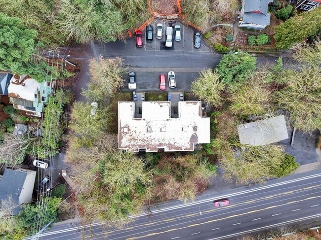 Building Photo - Lair Hill is offering a 1bed/1bath!! Get i...