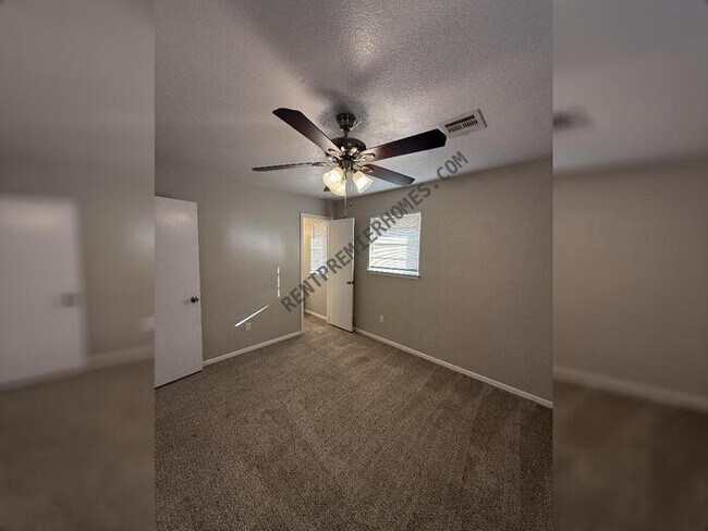 Building Photo - 4929 Brookdale Dr