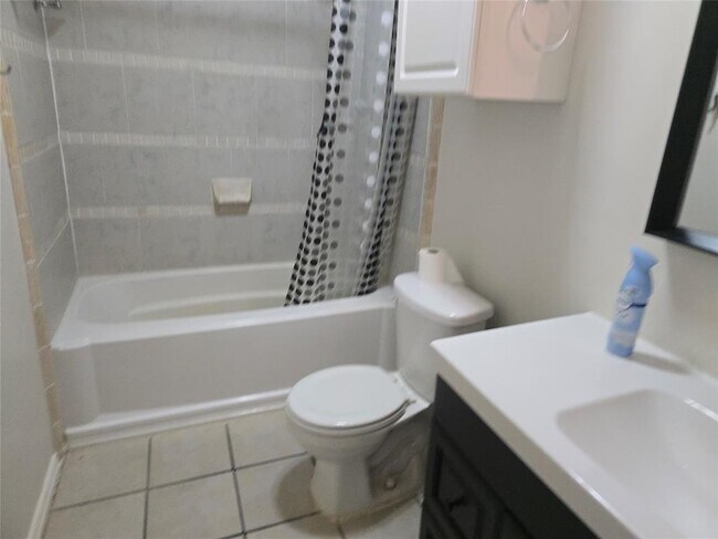 Building Photo - 841 Mica Ln