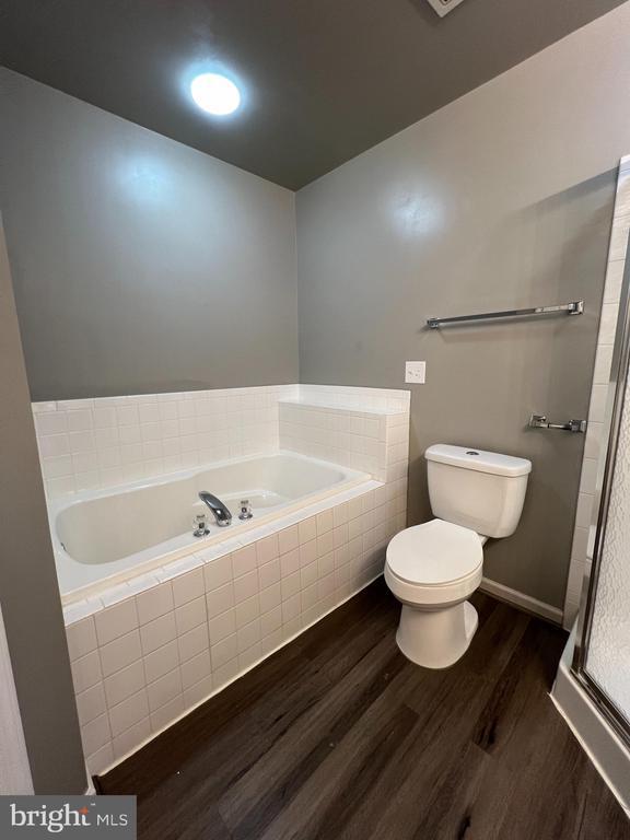 Building Photo - 522 Kyle Dr