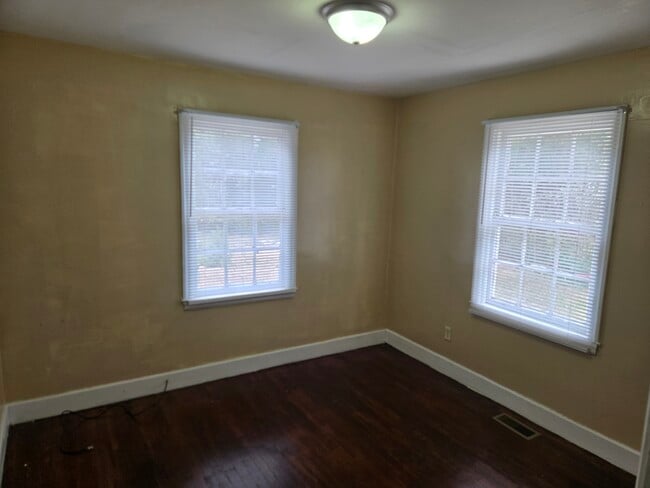 Building Photo - 2418 Wheeless Rd