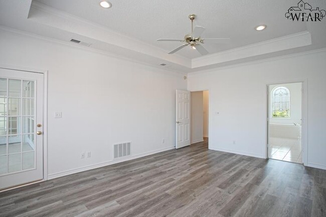 Building Photo - 8 Canyon Bluff Ct