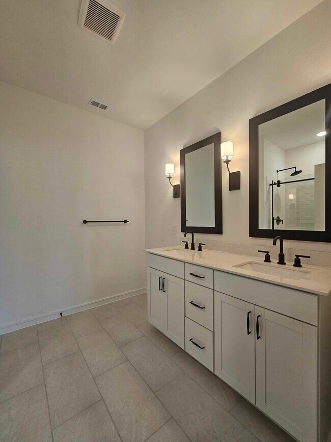Building Photo - 8438 Tranquil Bay Ct