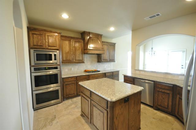 Building Photo - 600 Falcon Dr