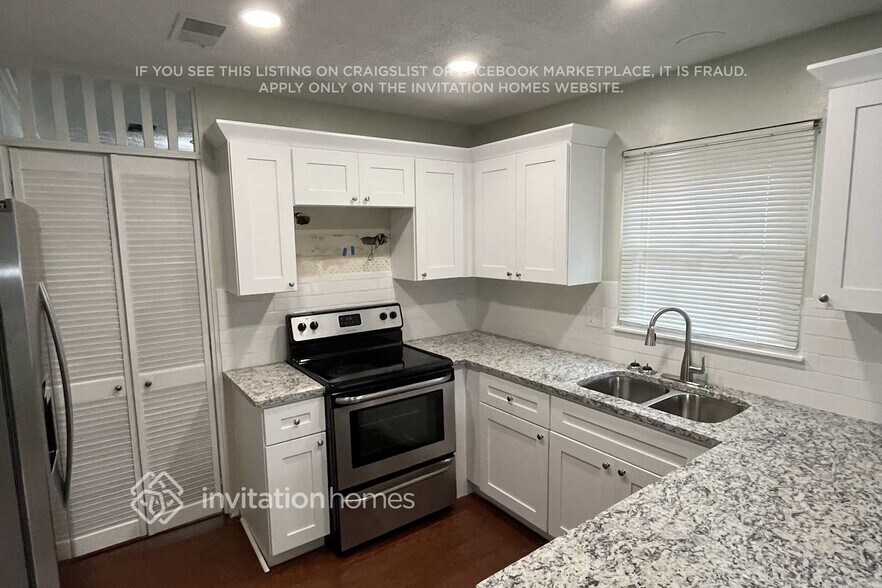 Building Photo - 465 Sheringham Ct