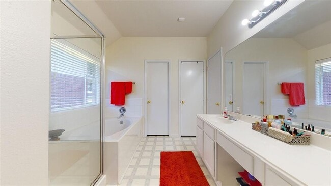 Building Photo - 11703 Pedernales Falls Ln
