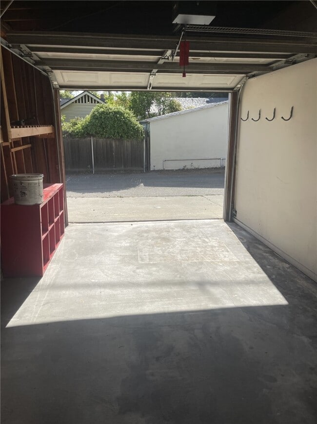 Building Photo - 763 S Los Robles Ave