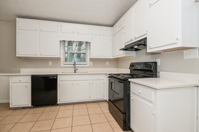 Building Photo - 1450 Moriah Trce