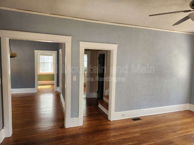 Building Photo - 39 Westover Dr