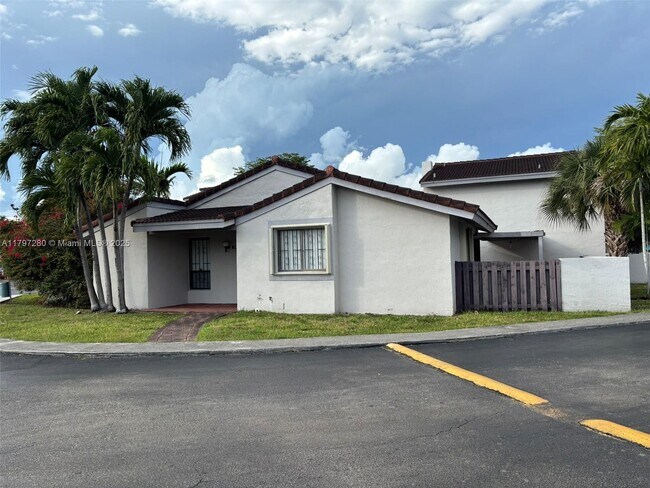Building Photo - 744 NW 106th Ave