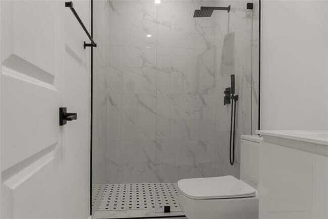 Building Photo - 2724 SW 34th Ct