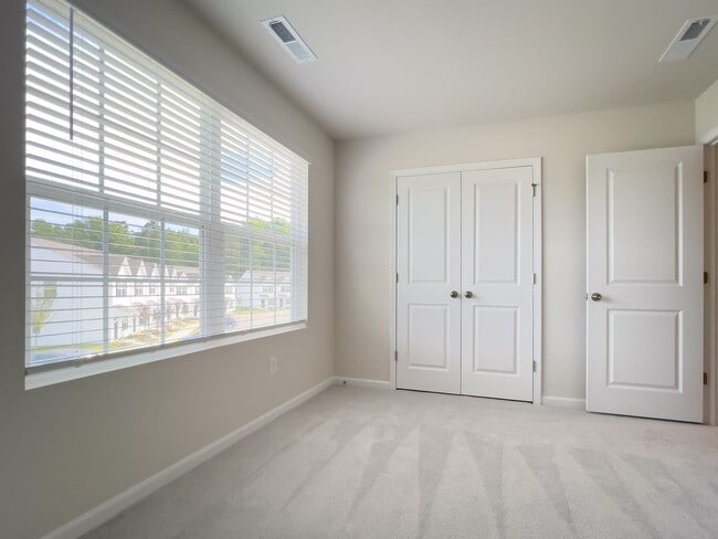 Building Photo - 1836 Autumn Mist