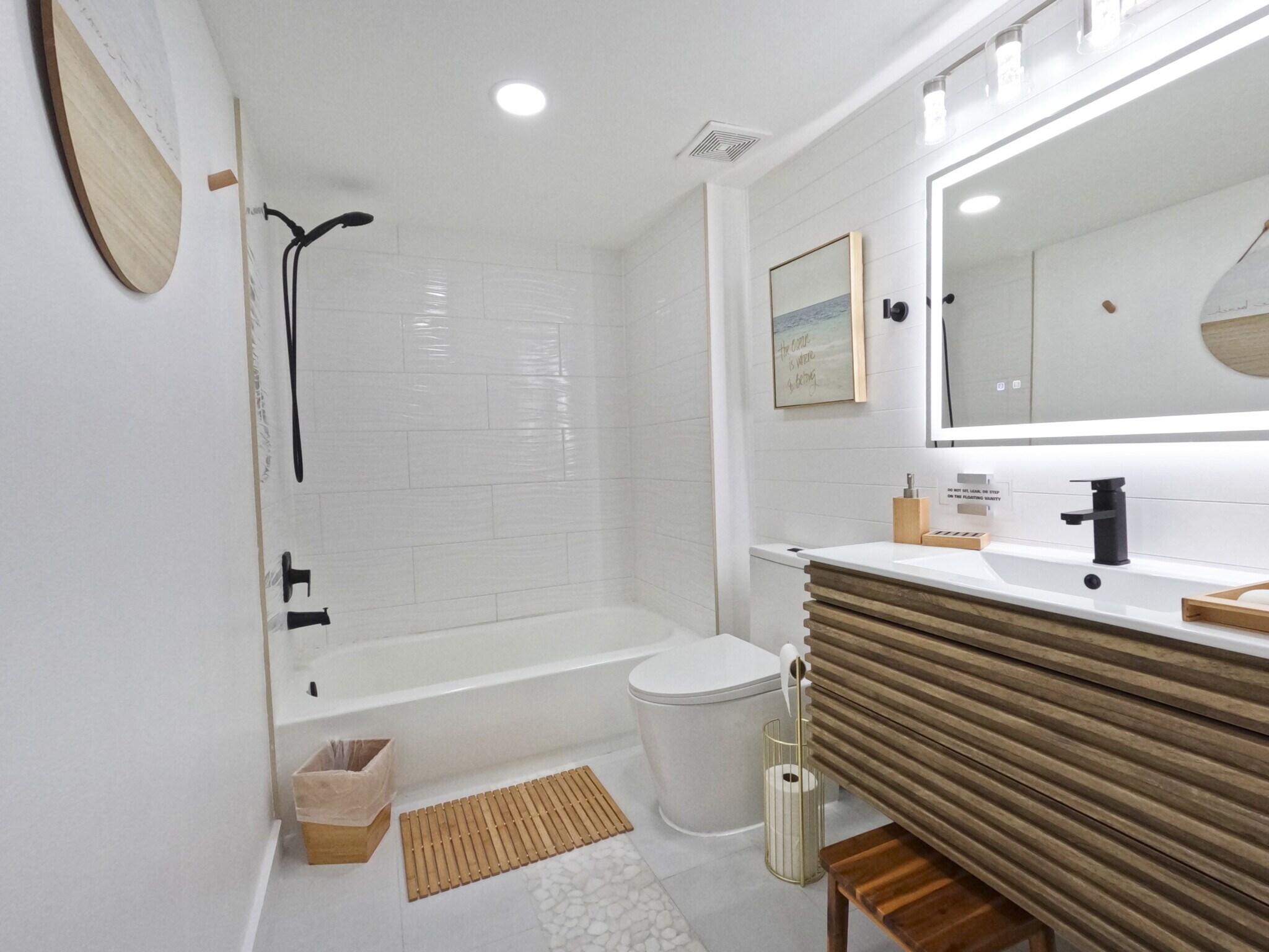 Building Photo - 1160 Wildwood Lakes Blvd