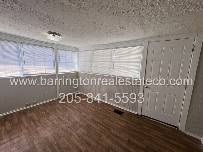 Building Photo - 4812 Terrace M