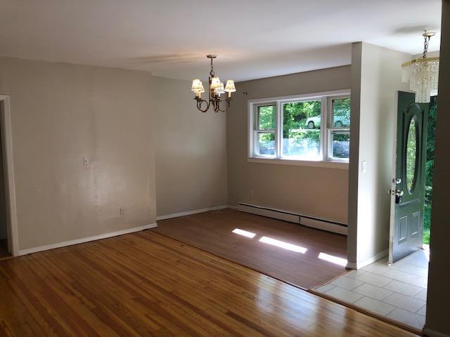 Building Photo - 141 W Clarkstown Rd