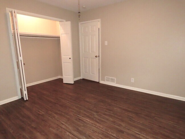 Building Photo - South Tyler! Beautiful 4 Bedroom, 3 Bath House