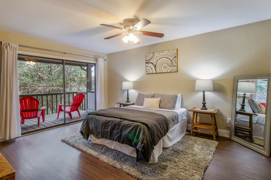 Building Photo - 2008 Jones Rd