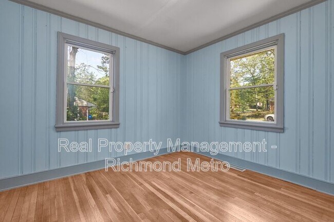 Building Photo - 7421 Dell Dr