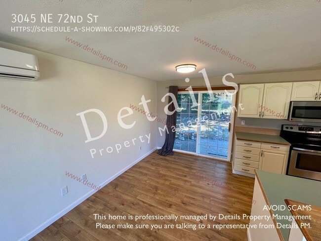 Building Photo - 3045 NE 72nd St