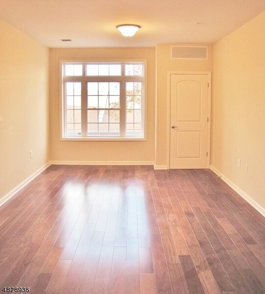 Building Photo - 104 E Elizabeth Ave