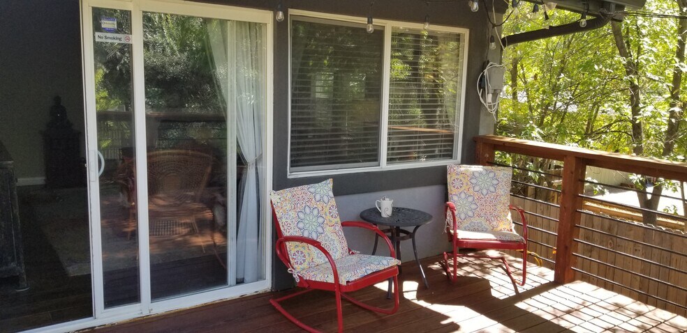 Private Deck - 2499 1/2 Pierce Street