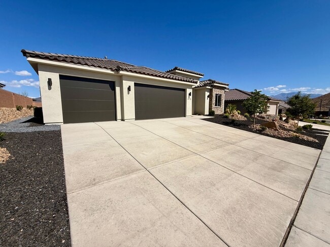 Building Photo - Beautiful 4-BR Home in Sunbrook Community