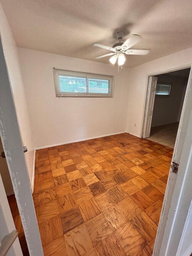 Building Photo - Beautiful Home Close to Tara in Mid City