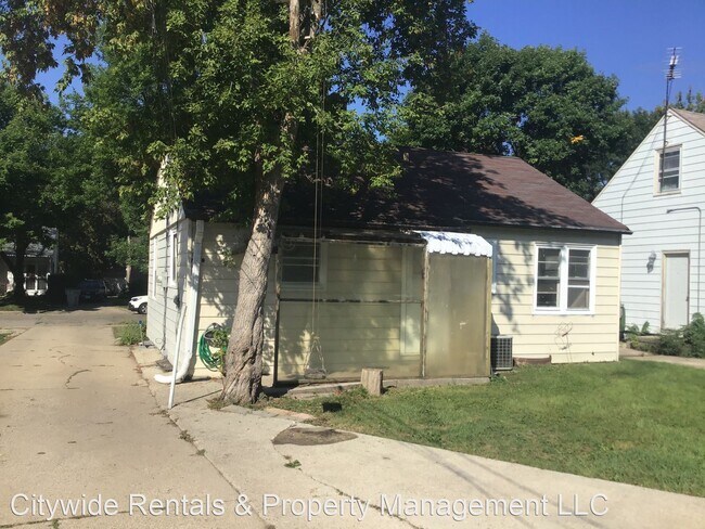Building Photo - 2 br, 1 bath House - 5166 N 63rd St.
