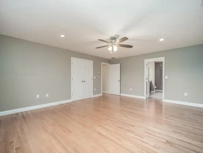 Building Photo - 15 Spencer St