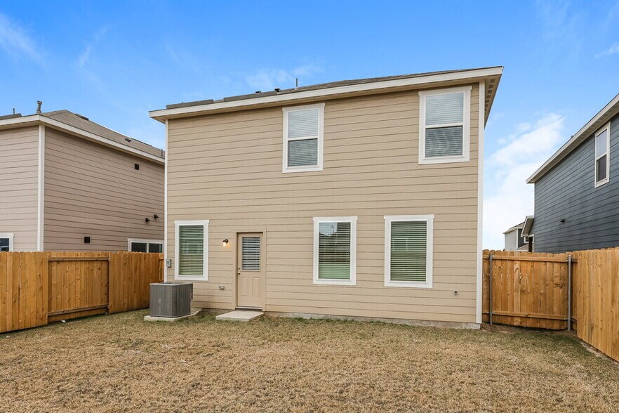 Building Photo - 1218 Kings Pl