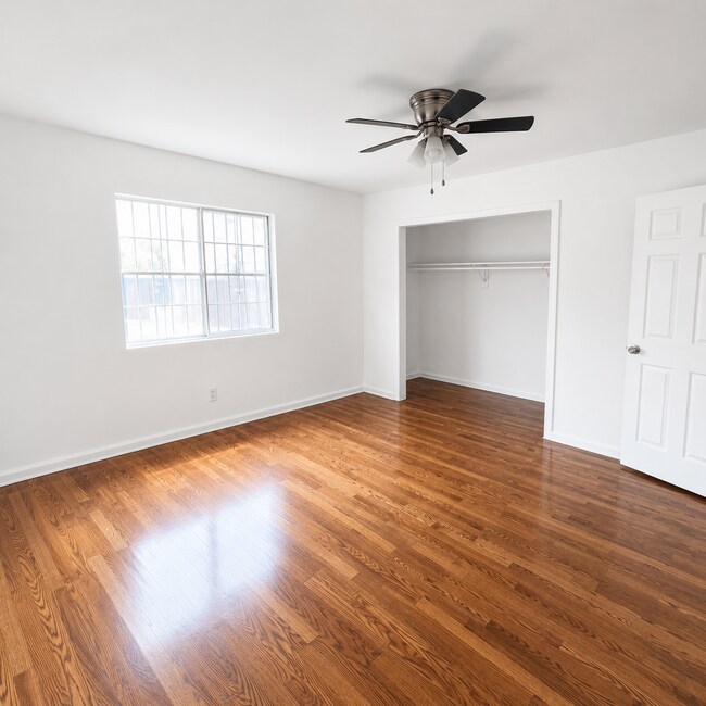 Building Photo - 3321 W 63rd St