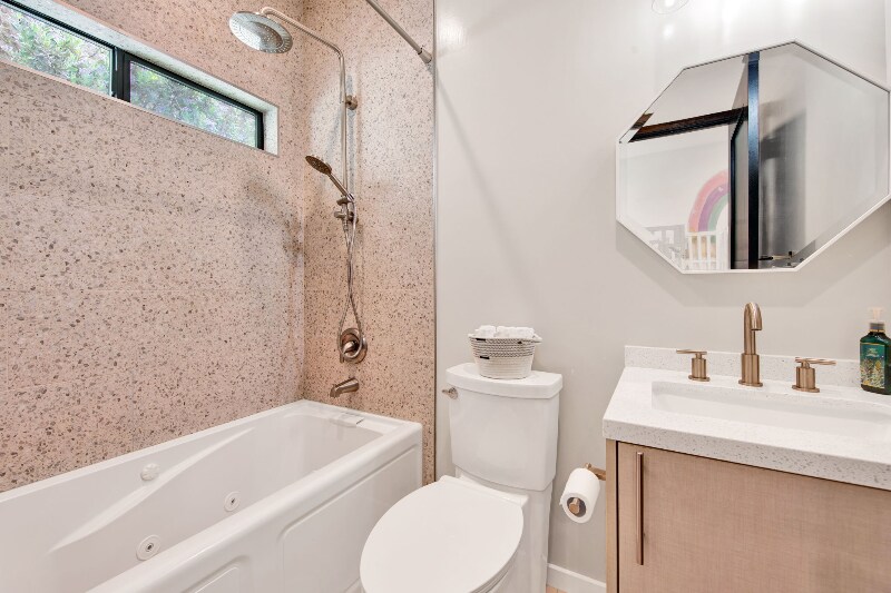 Building Photo - 7824 Shadyspring Dr