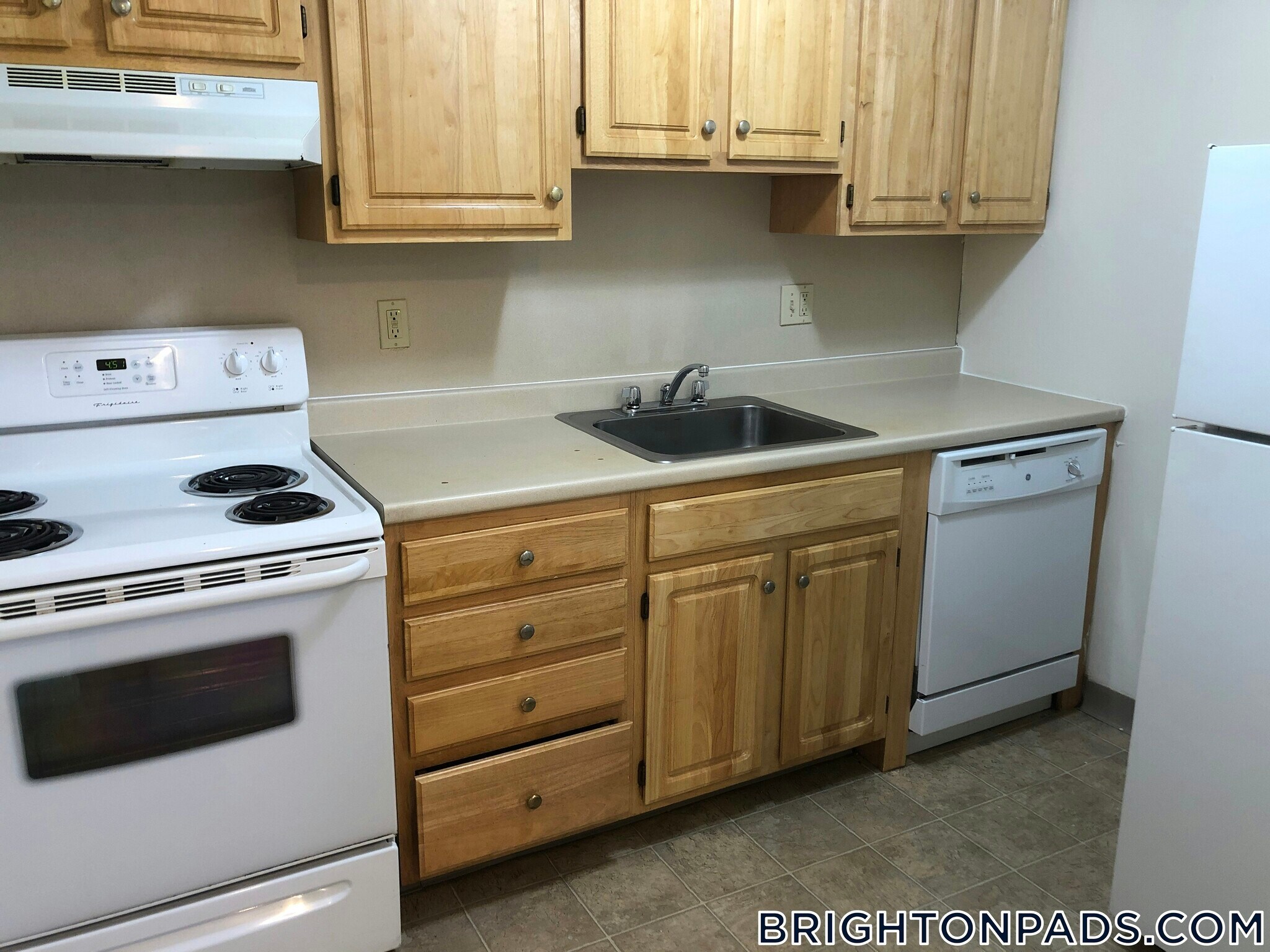 Building Photo - 122 Dustin St