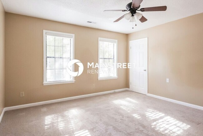 Building Photo - 4 Bedroom Pet-Friendly Home in Cordova, TN with Main Street Renewal