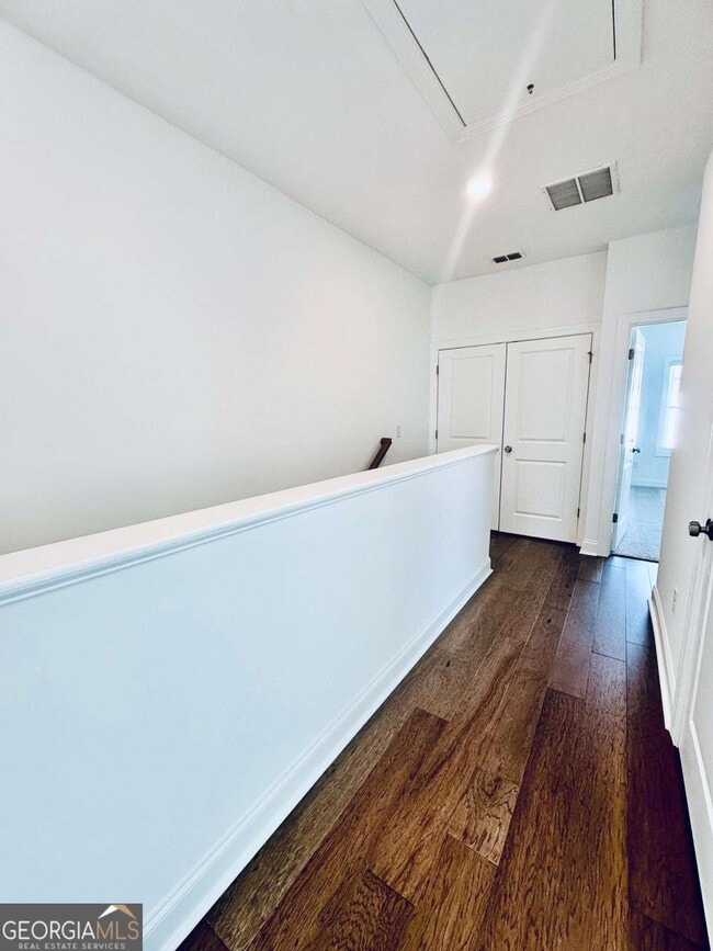 Building Photo - 512 Healy Dr