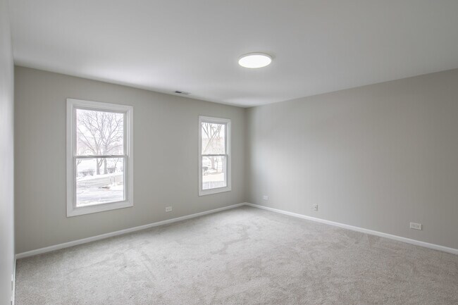 Building Photo - 194 S Stonington Dr
