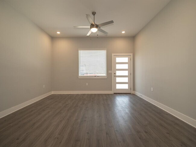 Building Photo - 120 Kimble Ln