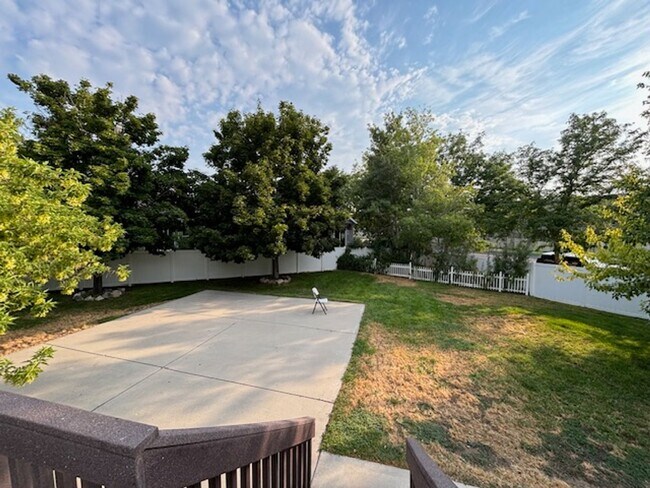 Building Photo - 2BR Apartment Close to Daybreak Marina and...