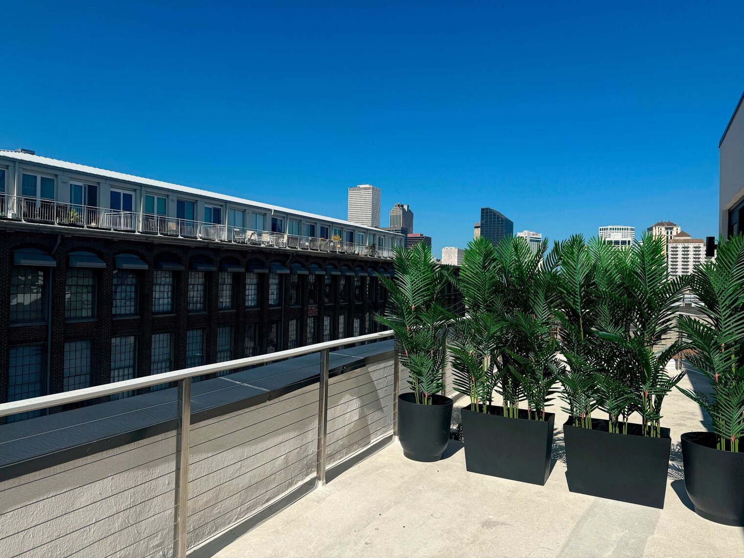 Building Photo - 1050 Annunciation St