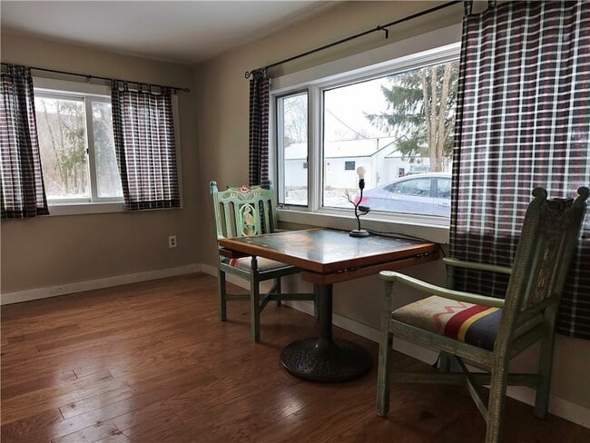 Building Photo - 9 Factory St