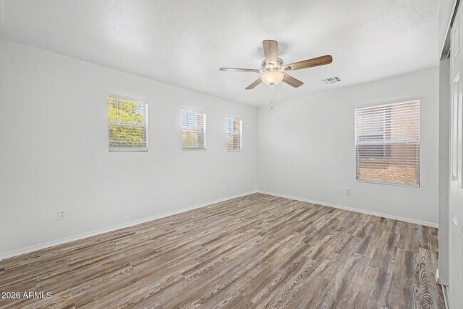 Building Photo - 742 N 112th Dr